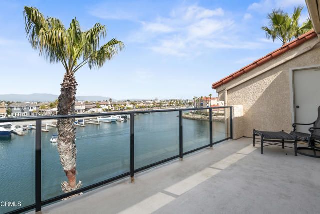 1758 Emerald Isle Way, Oxnard, CA 93035