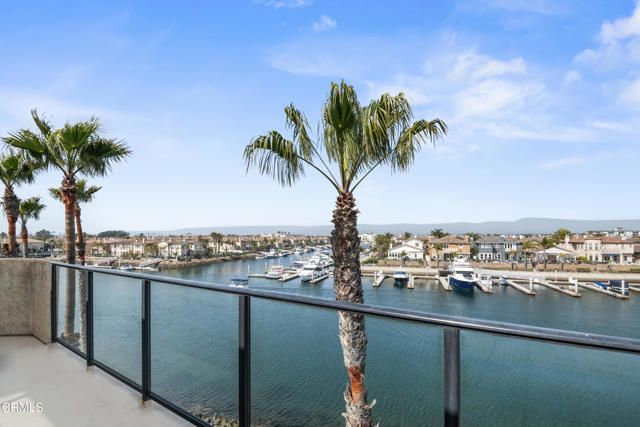 1758 Emerald Isle Way, Oxnard, CA 93035