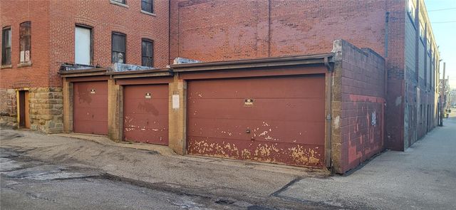 4014 Howley St, Bloomfield, PA 15224