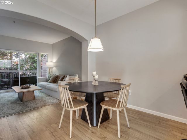 15050 Sw WARBLER Way 102, Beaverton, OR 97007