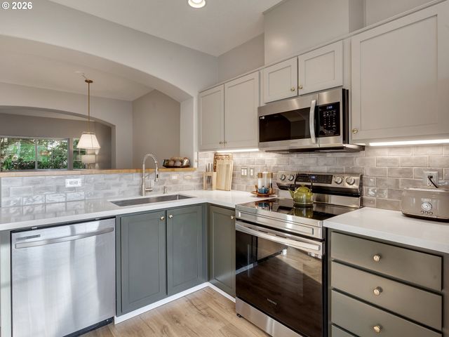 15050 Sw WARBLER Way 102, Beaverton, OR 97007