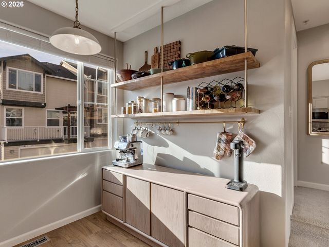 15050 Sw WARBLER Way 102, Beaverton, OR 97007