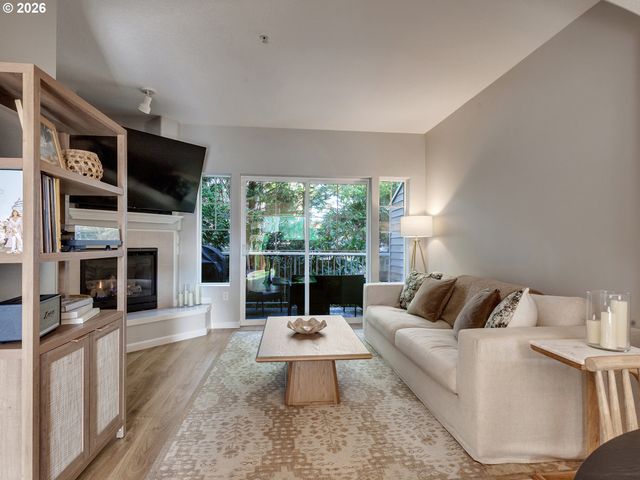 15050 Sw WARBLER Way 102, Beaverton, OR 97007