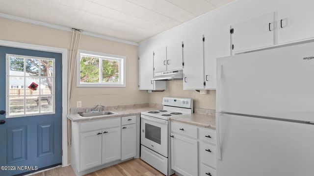 300 Richlands Avenue 2, Jacksonville, NC 28540