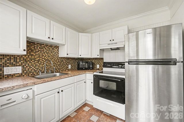 1811 Lynnwood Drive, Charlotte, NC 28209