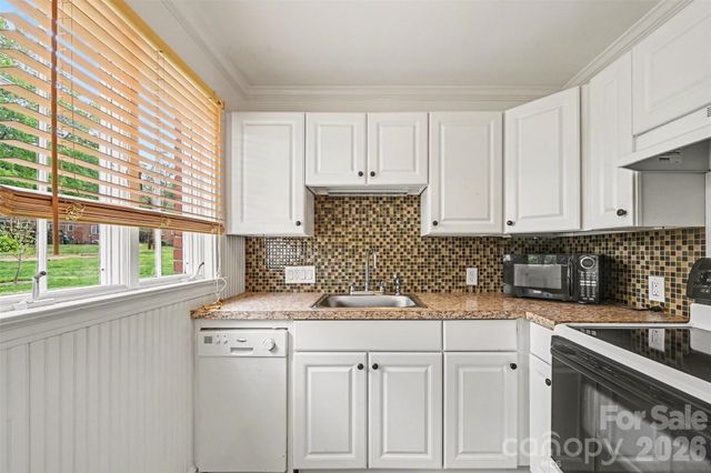 1811 Lynnwood Drive, Charlotte, NC 28209