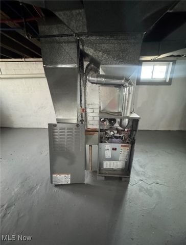 321 W Wood Street W, Lowellville, OH 44436