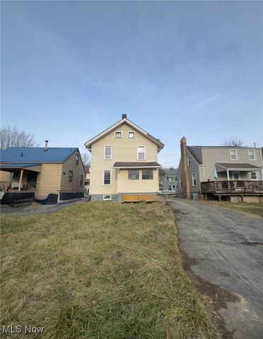 321 W Wood Street W, Lowellville, OH 44436