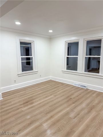 321 W Wood Street W, Lowellville, OH 44436