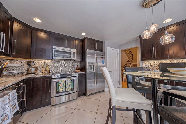 136 Glenwood Dr, Monroeville, PA 15146