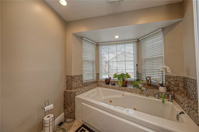 136 Glenwood Dr, Monroeville, PA 15146