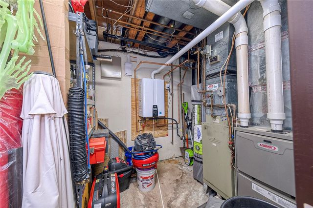 136 Glenwood Dr, Monroeville, PA 15146