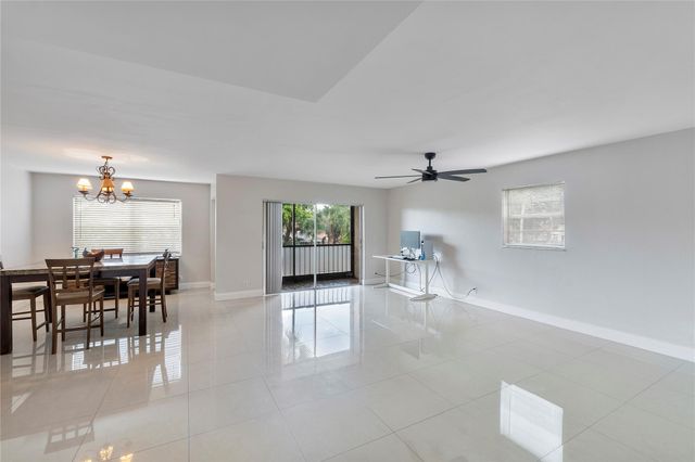4154 NW 90th Ave 201, Coral Springs, FL 33065