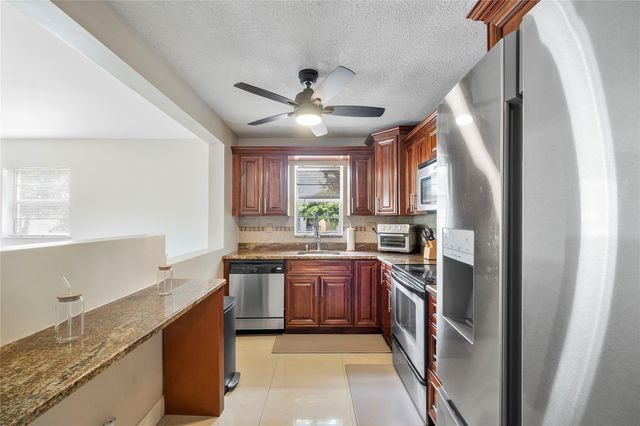 4154 NW 90th Ave 201, Coral Springs, FL 33065