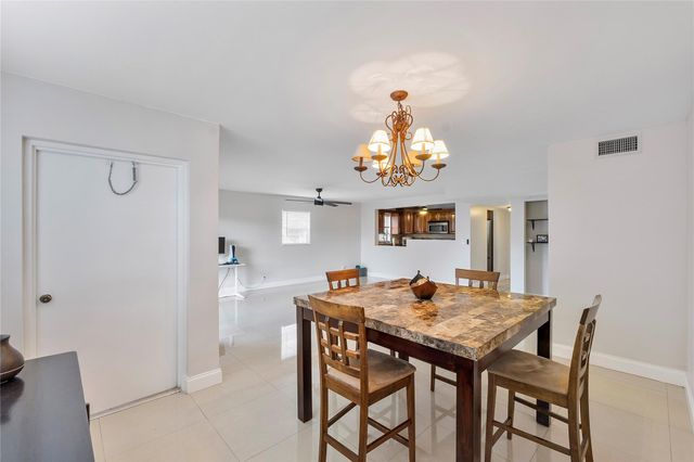 4154 NW 90th Ave 201, Coral Springs, FL 33065