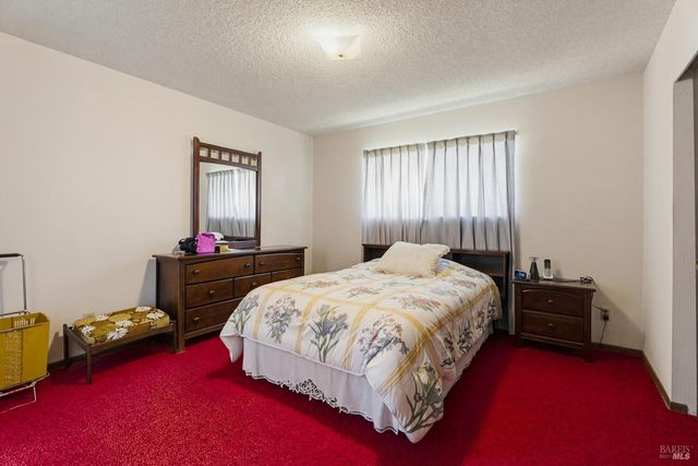 155 Foothill Ct, Ukiah, CA 95482