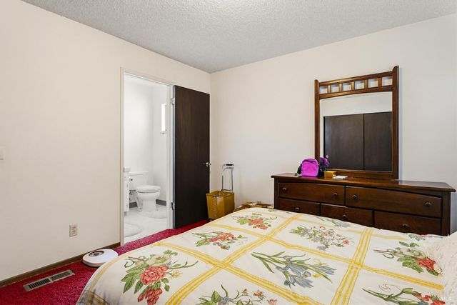 155 Foothill Ct, Ukiah, CA 95482