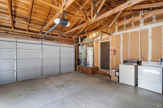 155 Foothill Ct, Ukiah, CA 95482