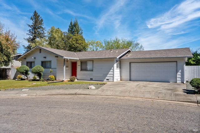 155 Foothill Ct, Ukiah, CA 95482