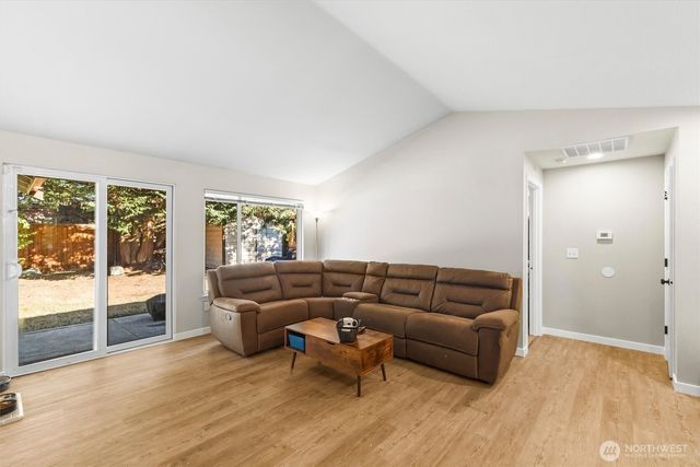 100 S 28th Street, Mount Vernon, WA 98274