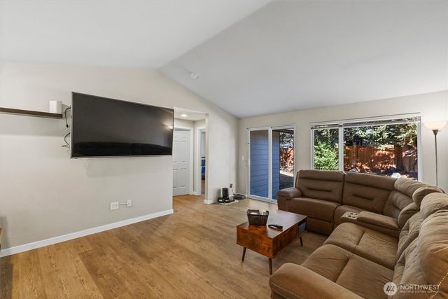 100 S 28th Street, Mount Vernon, WA 98274