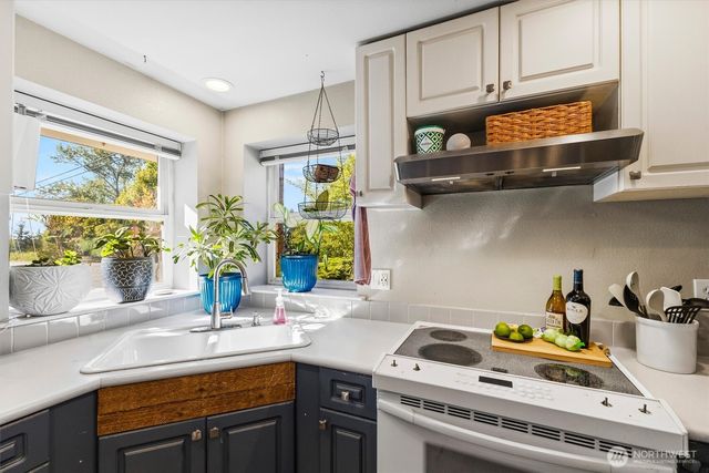 100 S 28th Street, Mount Vernon, WA 98274