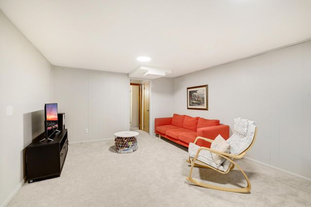 3609 Violet Avenue N, Brooklyn Center, MN 55429