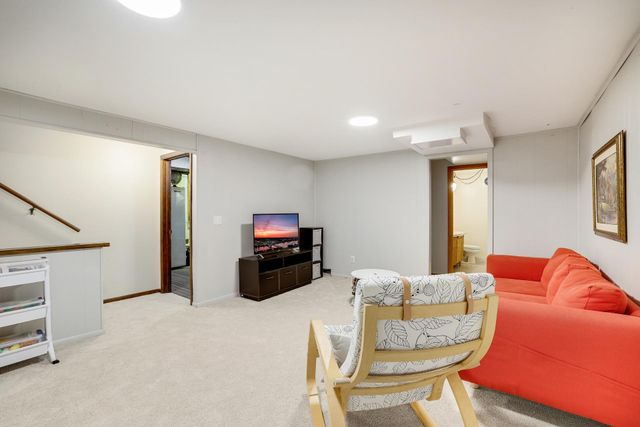 3609 Violet Avenue N, Brooklyn Center, MN 55429