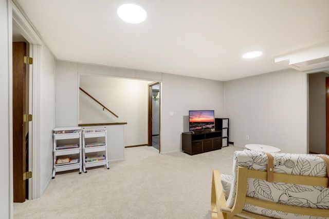 3609 Violet Avenue N, Brooklyn Center, MN 55429