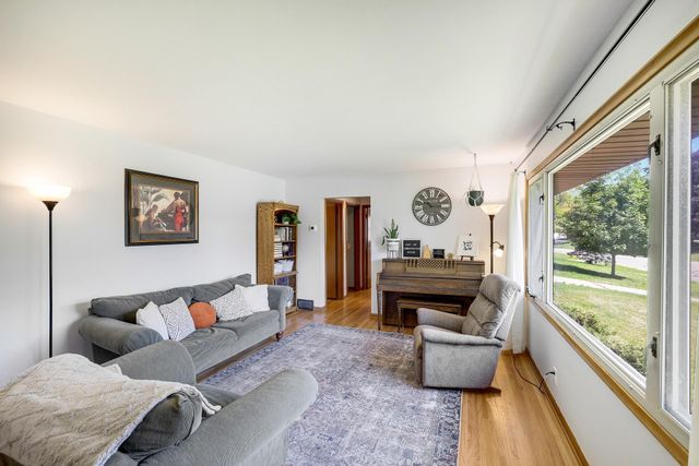 3609 Violet Avenue N, Brooklyn Center, MN 55429