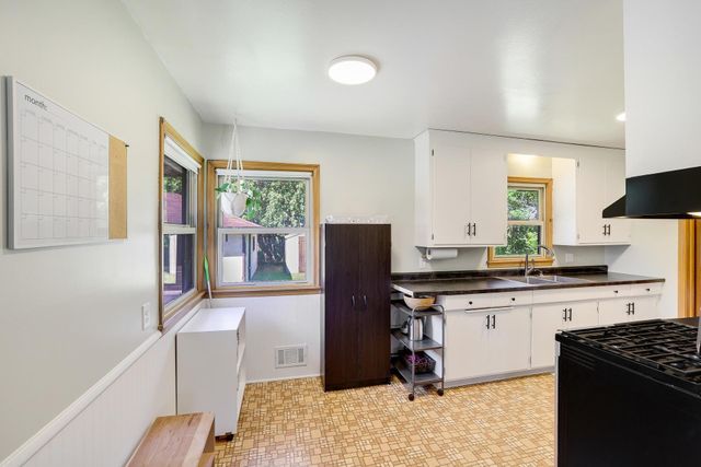 3609 Violet Avenue N, Brooklyn Center, MN 55429