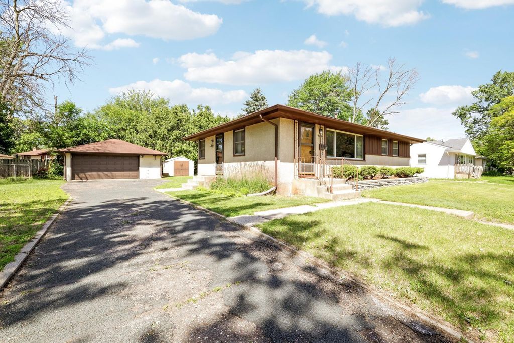 3609 Violet Avenue N, Brooklyn Center, MN 55429