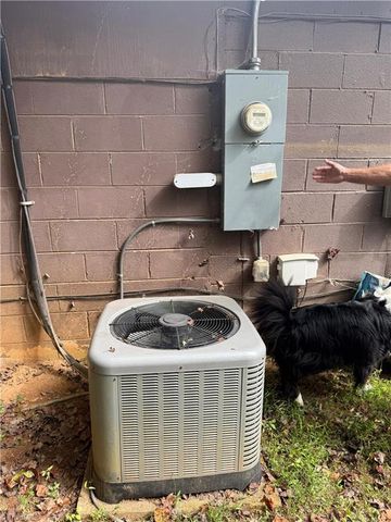 203 Brannock Lane, Pilot Mountain, NC 27041