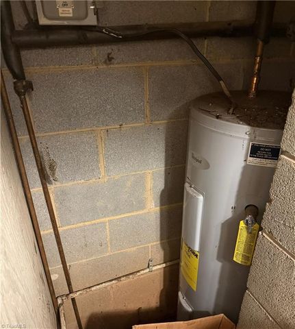 203 Brannock Lane, Pilot Mountain, NC 27041