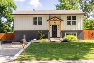 712 SW 3rd Street, Bentonville, AR 72712