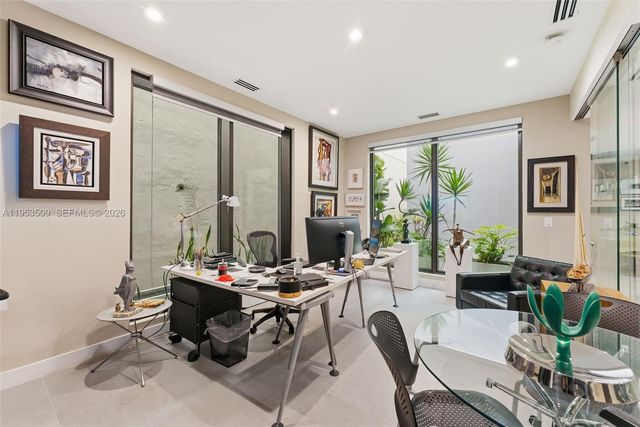 45 Valencia Ave, Coral Gables, FL 33134