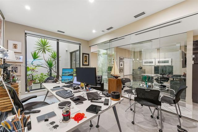 45 Valencia Ave, Coral Gables, FL 33134