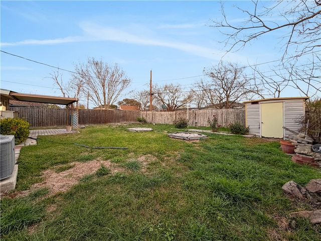 1142 Clare Dr, Corpus Christi, TX 78412