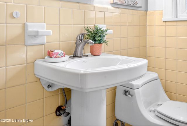 3312 Wellingmoor Ave, Louisville, KY 40218