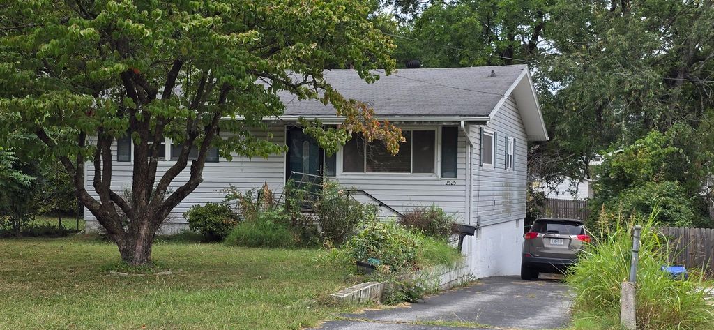 2525 North Campbell Avenue, Springfield, MO 65803