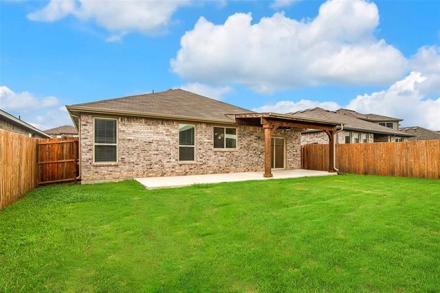 1021 Waverly Drive, Van Alstyne, TX 75495