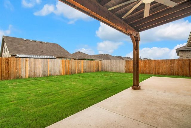 1021 Waverly Drive, Van Alstyne, TX 75495