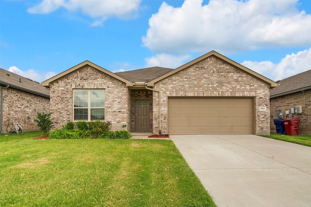 1021 Waverly Drive, Van Alstyne, TX 75495
