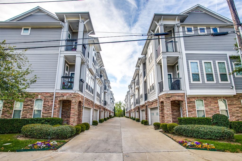 2326 Stutz Drive 117, Dallas, TX 75235