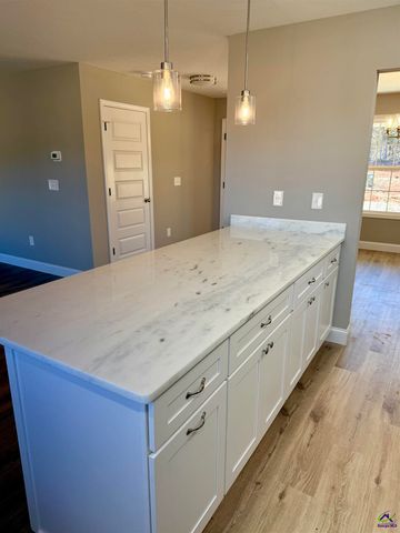 204 Sutton Dr., Perry, GA 31069