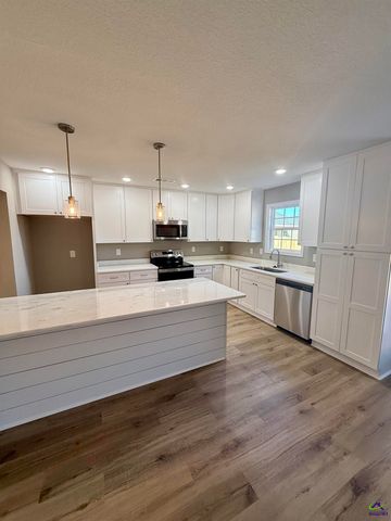 204 Sutton Dr., Perry, GA 31069