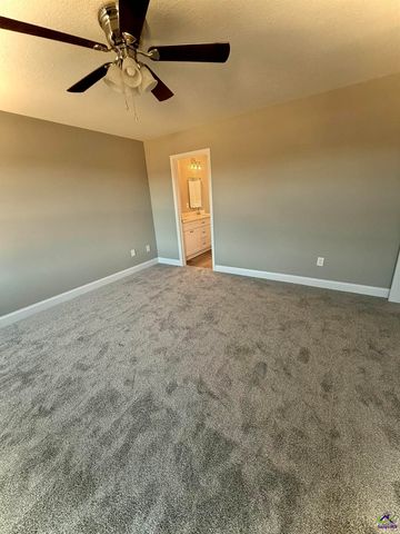 204 Sutton Dr., Perry, GA 31069