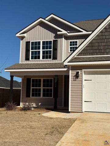 204 Sutton Dr., Perry, GA 31069