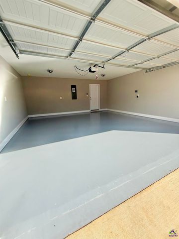 204 Sutton Dr., Perry, GA 31069