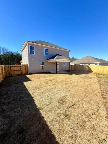 204 Sutton Dr., Perry, GA 31069